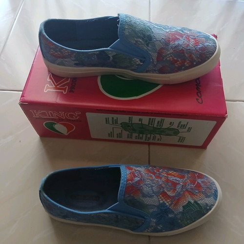 Dexim women's slip-on shoes new, colorful with floral lace design