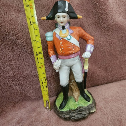 Napoleon English Officer porcelain figure like new