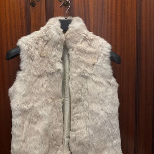 Γιλέκο μπεζ από γνήσια γούνα size small σαν καινούργιο