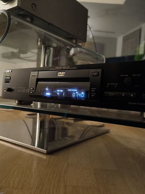 Sony DVP-S725D DVD/CD Player like new, audiophile grade