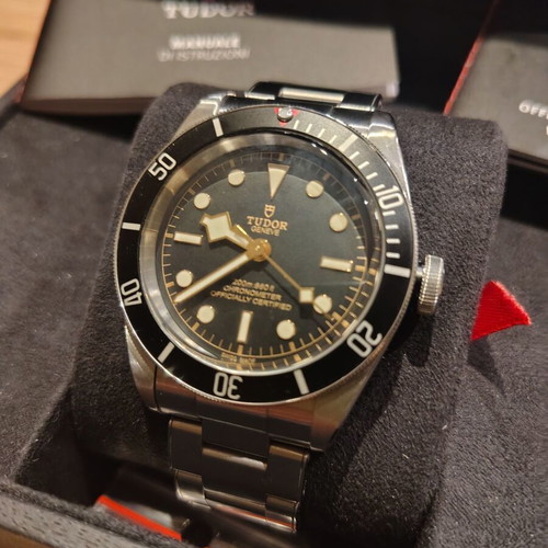 Tudor Black Bay Heritage 41 wristwatch like new, black