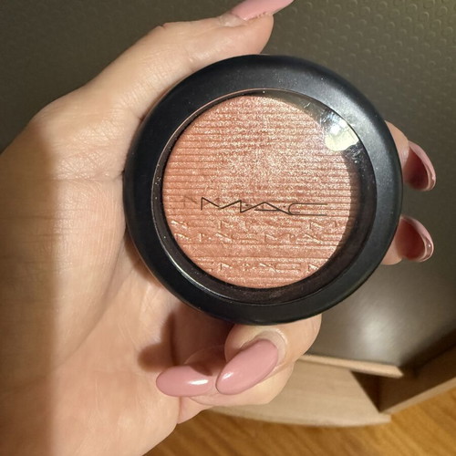 Mac Extra Dimension Blush Fairly Precious new, light champagne pink