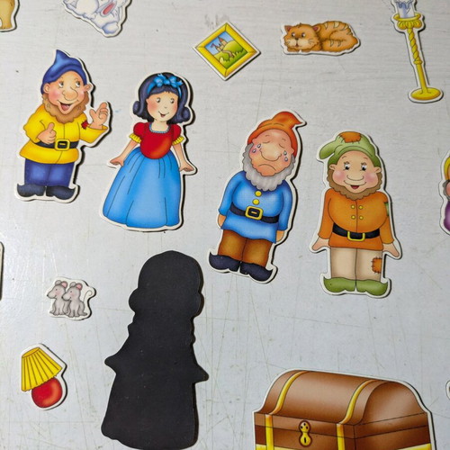 Snow White and the Seven Dwarfs magnets like new