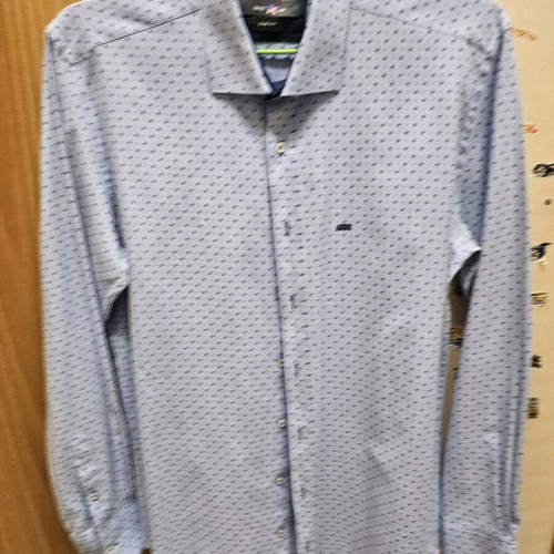 American Stars men's shirt medium like new, blue turquoise