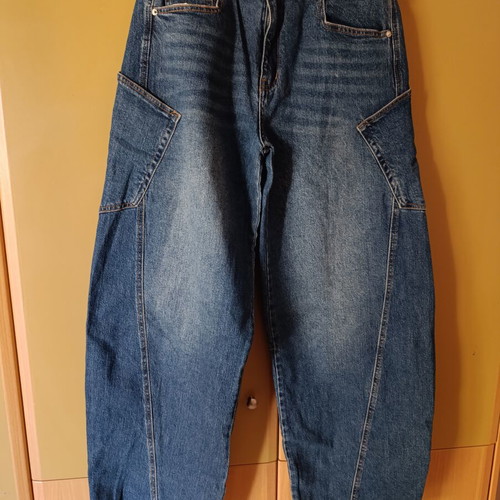 Adoro blue jeans with side pockets, new