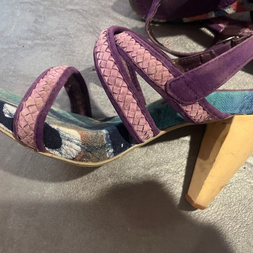 Sandals size 39 like new, multicolor suede with wooden heel