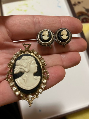 Vintage brooch and earrings set used