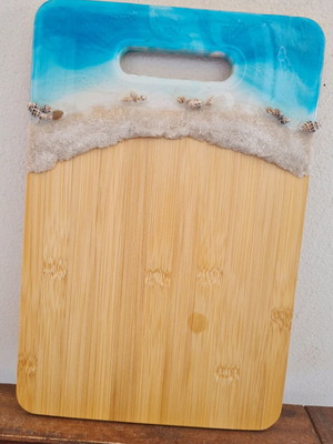 Decorative wooden serving tray with summer details like new