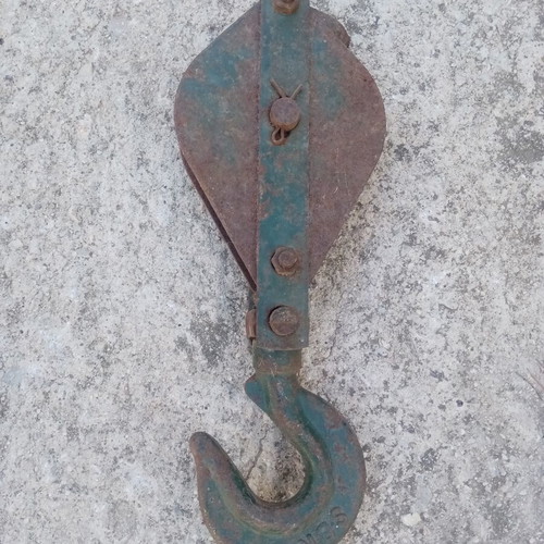 Vintage pulley block with hook, 4 inch