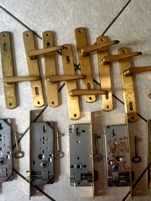 Door accessories used, pack