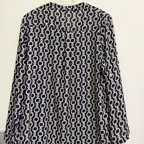 Women's shirt medium with chain print like new, black and beige