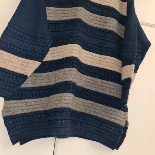 Wool sweater XL like new, dark cypress