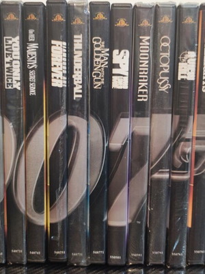 Συλλογή DVD James Bond 007 μεταχειρισμένη, 15 ταινίες δράσης με ελληνικούς υπότιτλους