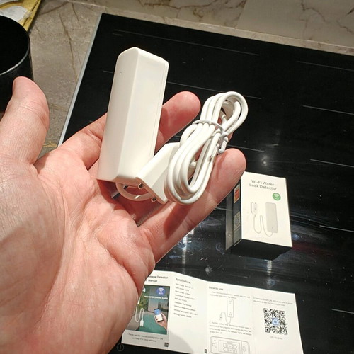 Wifi water leak detector new, compatible with Google, Alexa, Tuya