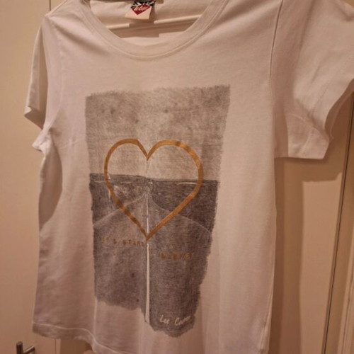 Lee Cooper T-shirt like new, size L fits M, white and silver
