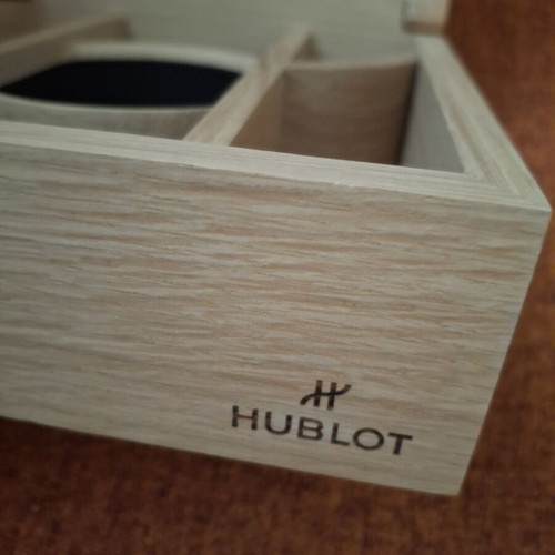 Hublot Wooden Watch Box new, oak Greenbox