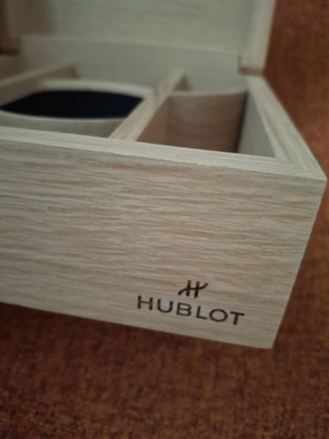 Hublot Wooden Watch Box new, oak Greenbox