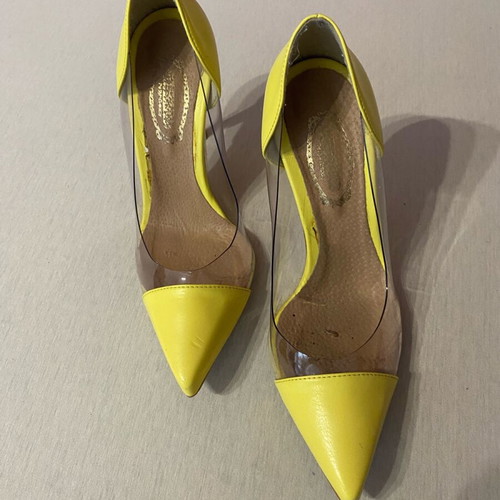 Dexim yellow stiletto pumps like new with PVC transparency, 10 cm heel