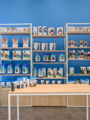 Professional Store Equipment like new, complete set with shelving and desk