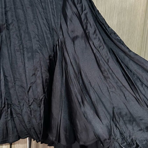 Satin black skirt large used