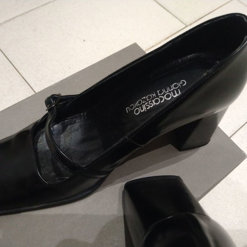Vintage pumps with strap size 36.5 used, black, Gianna Kazakou design