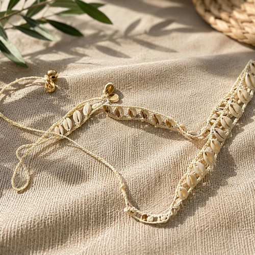 Stradivarius belt with natural shells 1.30m like new, beige
