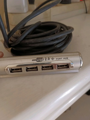 USB hub 4 ports with 3/4 meter cable like new