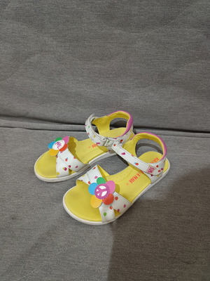 Πέδιλα Agatha Ruiz de la Prada νούμερο 32 σαν καινούργιο, πολύχρωμα