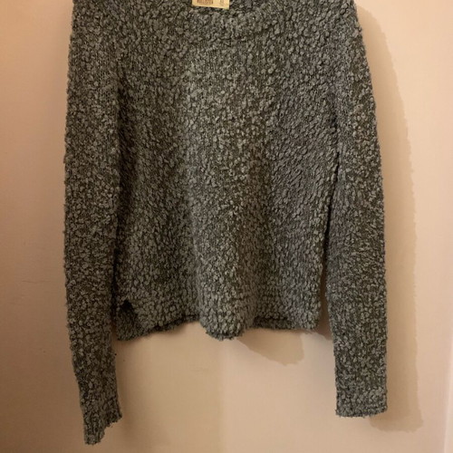 Hollister knitted sweater with silver thread like new, gray silver
