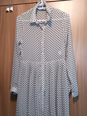 Charly dress like new, black and white, size XL