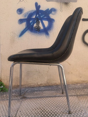 Καρέκλα με μεταλλική βάση και δερματίνη μεταχειρισμένη, δεκαετίας του 60