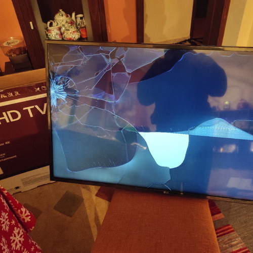 LG43un711c0zb smart TV used with broken screen fully functional
