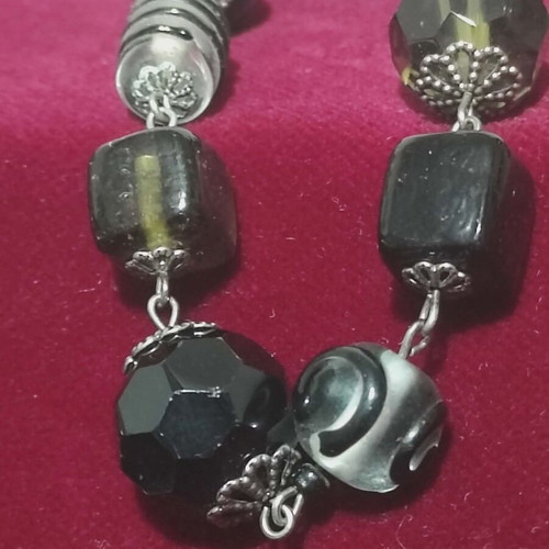 Jewelry set with semi-precious stones used