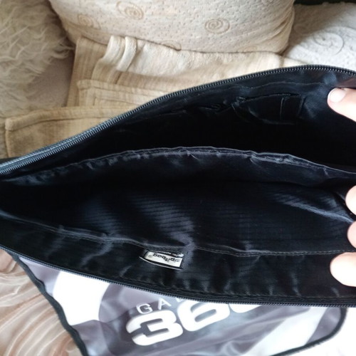 Laptop shoulder bag new with dimensions 40x35 cm