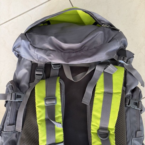 Polo Voyager 45+ climbing backpack like new with waterproof cover