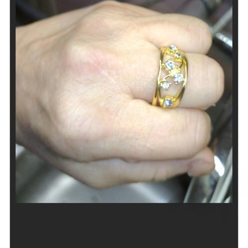 18K Gold Ring with 6 Diamonds New, Sparkling Women's Jewelry