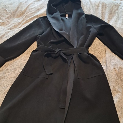 Suede jacket with hood and belt like new, one size black