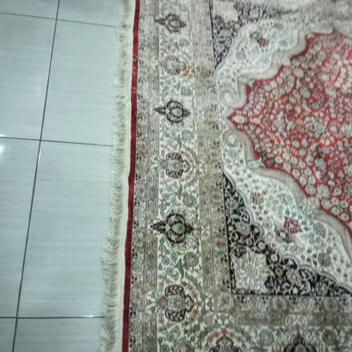 silk carpet handmade, HEREKE, in silk warp (its retail price is over 17,000) 3.06 x 2.14