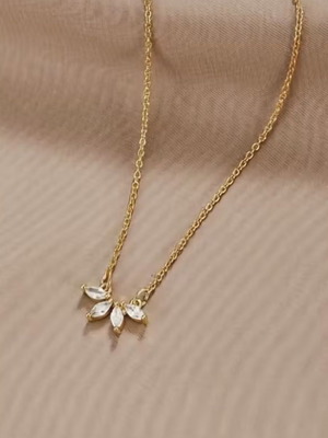 Gold necklace with stones new, delicate and elegant