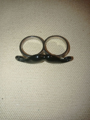 Double moustache ring