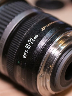 Canon EF-S 10-22 mm USM lens used, good condition