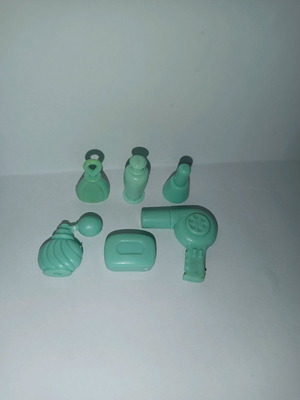 Barbie 90s accessories used from Costume Ball Vanity & Throne set