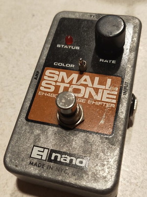 Small Stone Electro-Harmonix pedal used with quality velcro