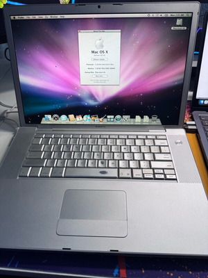 Apple MacBook Pro 15” used, Core 2 Duo, Mac OS X Leopard