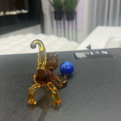 Glass cat miniature like new, handmade with details