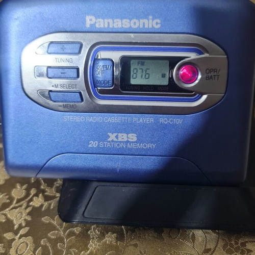 Panasonic Walkman RQ-C10V cassette player with digital radio