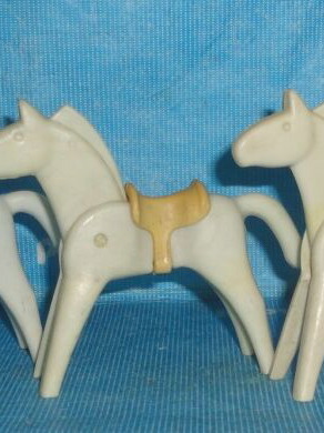 Playmobil set of 5 white horses 1st generation