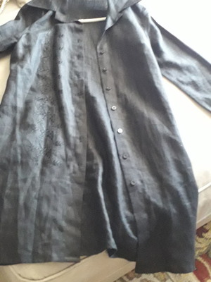 Branded small coat with guipure, very good condition