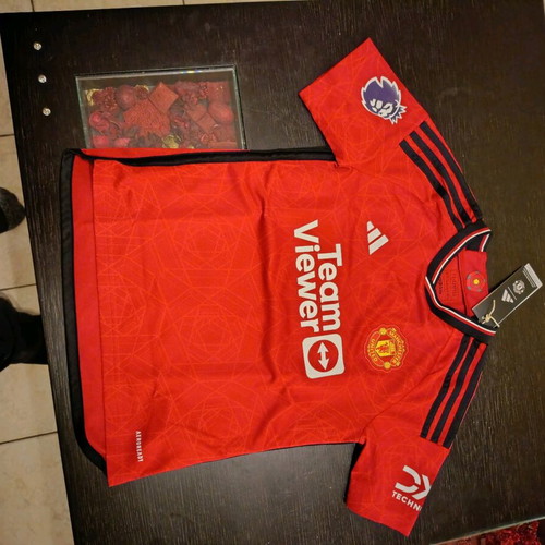 Manchester United Garnatco jersey new, age 11-12