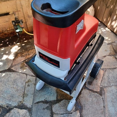 IKRA Mogatec GSL 2800W Electric Branch Shredder